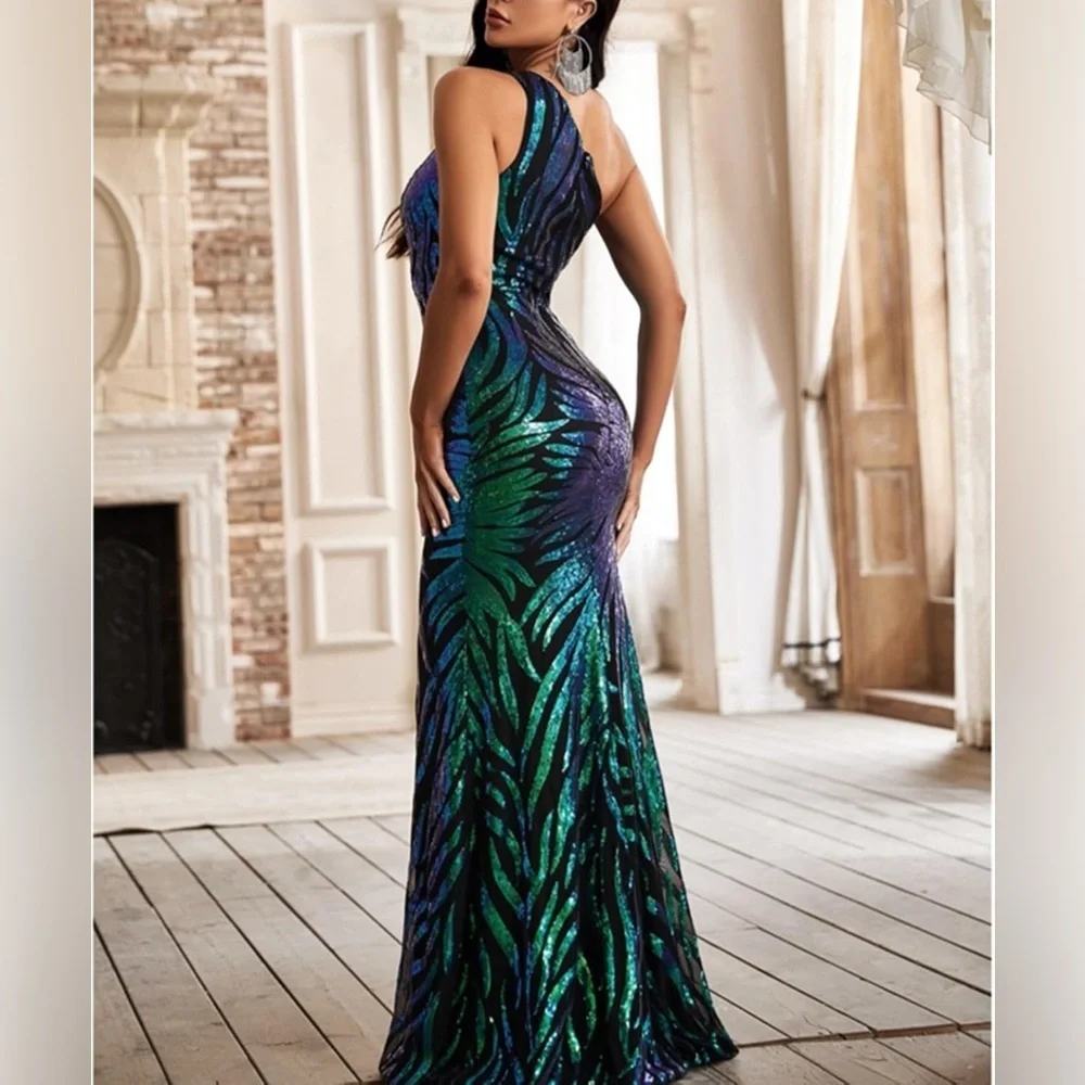NWOT Elegant Sequin One-Shoulder Dress - Green and Blue large